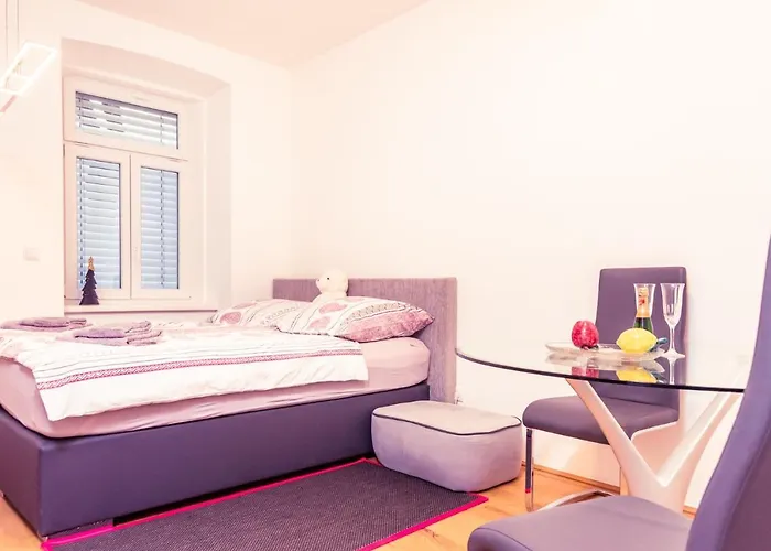Senator Flats Petrus & Kardinal Nagl Appartement *